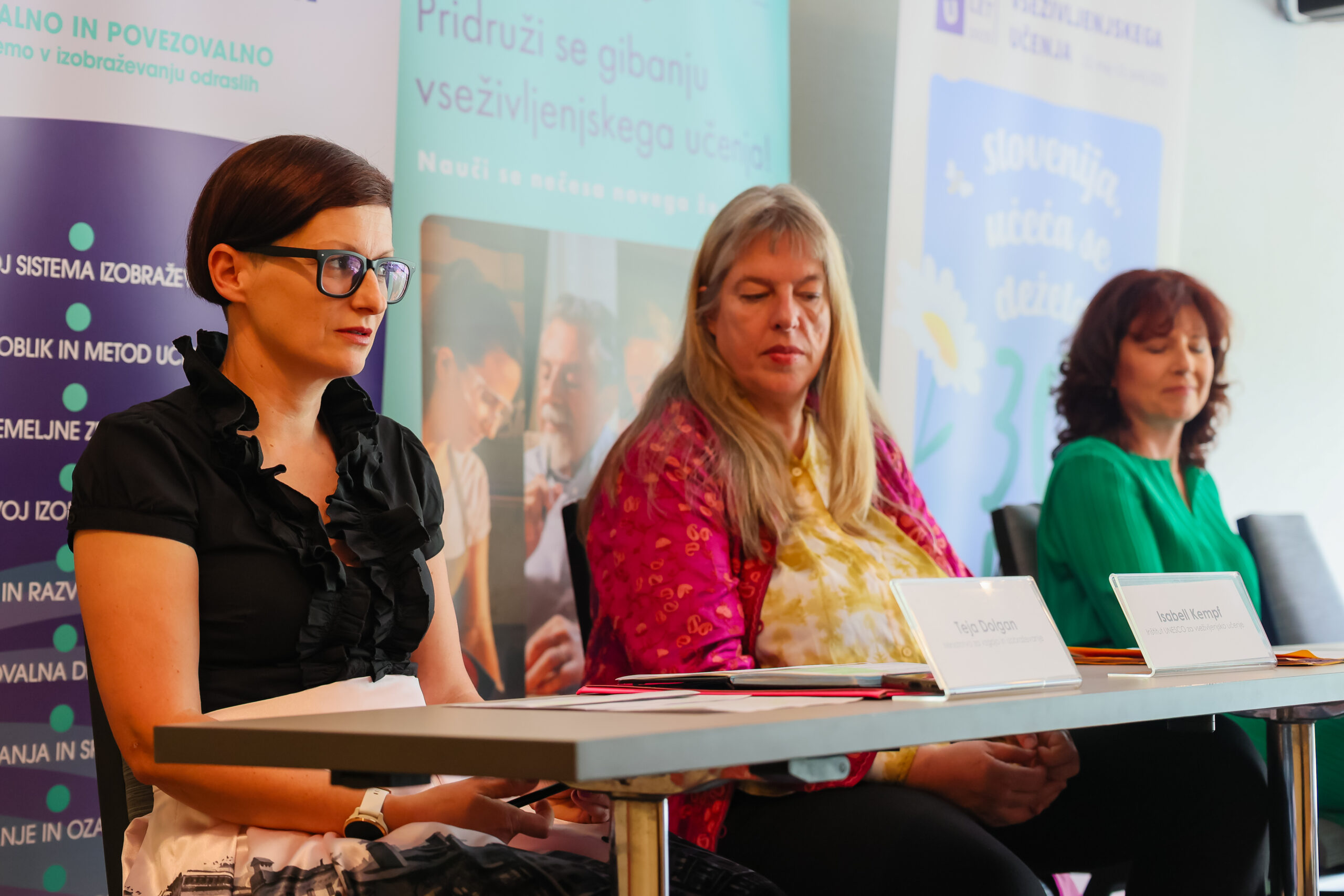 Teja Dolgan, Ministrstvo za vzgojo in izobraževanje, Isabelle Kempf, direktorica Inštituta UNESCO za vseživljenjsko učenje in dr. Nataša Potočnik, direktorica Andragoškega centra Slovenije Teja Dolgan, Ministrstvo za vzgojo in izobraževanje, Isabelle Kempf, direktorica Inštituta UNESCO za vseživljenjsko učenje in dr. Nataša Potočnik, direktorica Andragoškega centra Slovenije